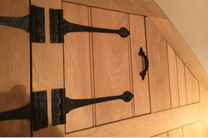 oak cupboard Tarporley